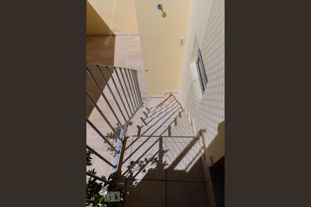 Casa à venda com 320m², 5 quartos e 2 vagasEscada para o salão de festas