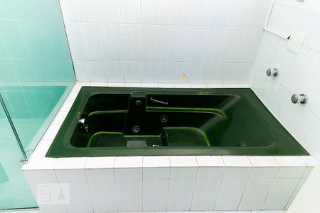 Casa à venda com 320m², 5 quartos e 2 vagasBanheiro da Suíte