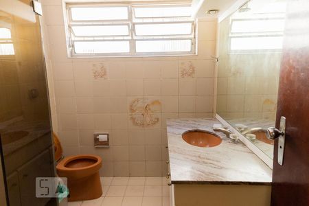 Casa à venda com 320m², 5 quartos e 2 vagasBanheiro