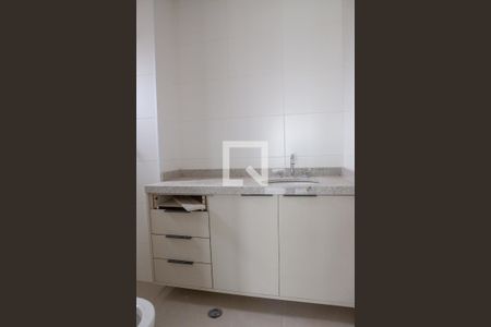 Apartamento para alugar com 147m², 3 quartos e 2 vagas Apartamento para alugar com 147m², 3 quartos e 2 vagasBanheiro da Suíte 1