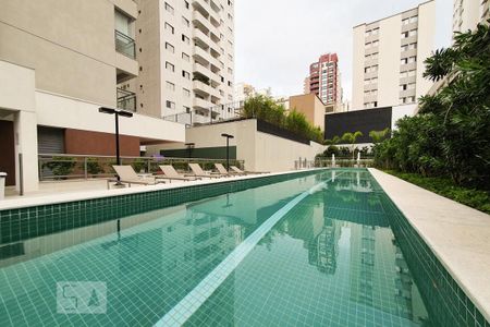 Apartamento para alugar com 147m², 3 quartos e 2 vagas Apartamento para alugar com 147m², 3 quartos e 2 vagasÁrea comum - Piscina