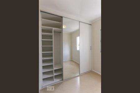 Apartamento à venda com 45m², 1 quarto e 1 vagaQuarto