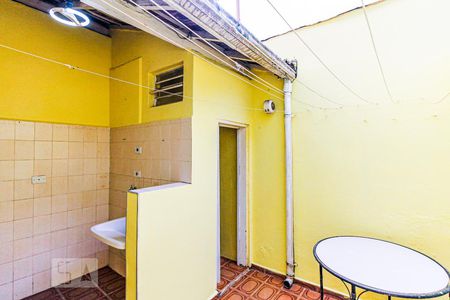 Casa à venda com 96m², 2 quartos e 1 vagaQuintal