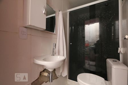 Banheiro  de casa à venda com 1 quarto, 120m² em Gardênia Azul, Rio de Janeiro