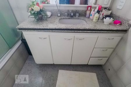 Casa à venda com 250m², 3 quartos e 8 vagasBanheiro