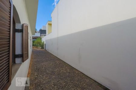 Corredor Laeteral de casa à venda com 3 quartos, 250m² em Jardim da Gloria, São Paulo