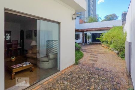 Área Externa de casa à venda com 3 quartos, 250m² em Jardim da Gloria, São Paulo