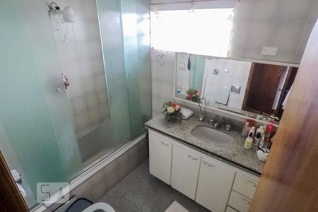 Casa à venda com 250m², 3 quartos e 8 vagasBanheiro
