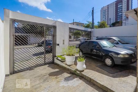 Garagem de casa à venda com 3 quartos, 250m² em Jardim da Gloria, São Paulo