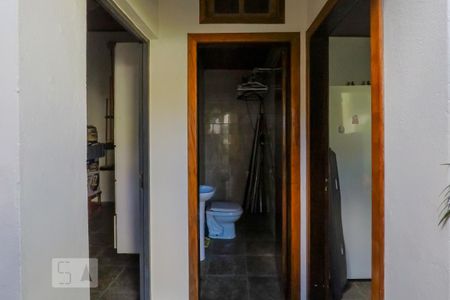 Casa à venda com 250m², 3 quartos e 8 vagasBanheiro de Serviço