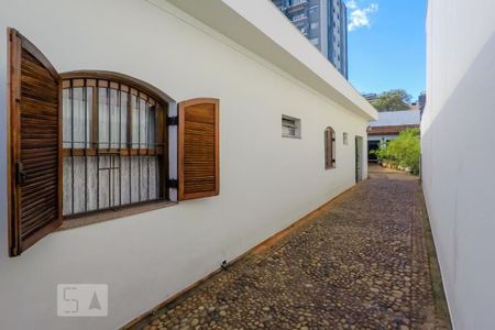 Corredor Laeteral de casa à venda com 3 quartos, 250m² em Jardim da Gloria, São Paulo