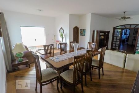 Casa à venda com 250m², 3 quartos e 8 vagasSala de Jantar