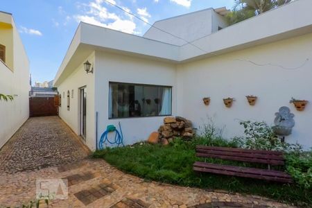 Área Externa de casa à venda com 3 quartos, 250m² em Jardim da Gloria, São Paulo