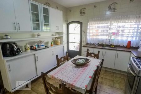 Casa à venda com 250m², 3 quartos e 8 vagasCozinha