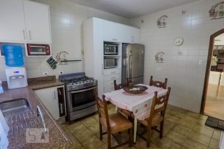 Casa à venda com 250m², 3 quartos e 8 vagasCozinha
