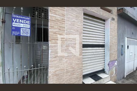 Casa à venda com 88m², 1 quarto e 1 vaga Casa à venda com 88m², 1 quarto e 1 vagaFachada + placa