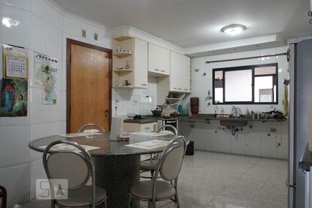 Apartamento à venda com 130m², 3 quartos e 2 vagas Apartamento à venda com 130m², 3 quartos e 2 vagasCozinha