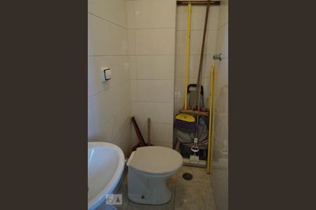 Apartamento à venda com 130m², 3 quartos e 2 vagas Apartamento à venda com 130m², 3 quartos e 2 vagasBanheiro de Serviço