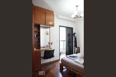 Apartamento à venda com 130m², 3 quartos e 2 vagas Apartamento à venda com 130m², 3 quartos e 2 vagasQuarto 2