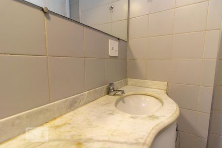 Banheiro da Suíte 1 de apartamento para alugar com 2 quartos, 80m² em Santo Antônio, Belo Horizonte