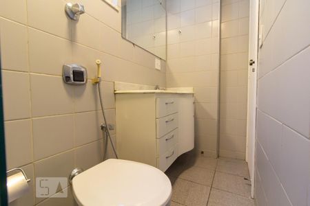 Banheiro da Suíte 1 de apartamento para alugar com 2 quartos, 80m² em Santo Antônio, Belo Horizonte