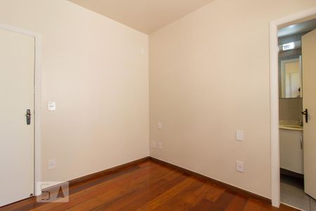 Suíte 1 de apartamento para alugar com 2 quartos, 80m² em Santo Antônio, Belo Horizonte