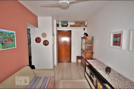Sala de apartamento à venda com 2 quartos, 50m² em Laranjeiras, Rio de Janeiro