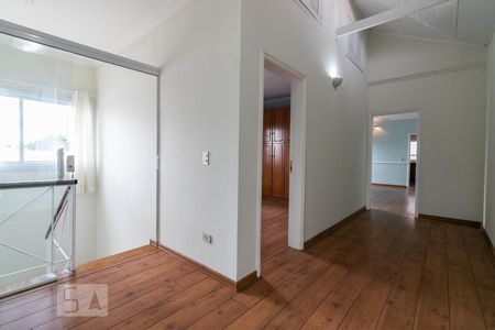 Casa para alugar com 360m², 3 quartos e 6 vagasCorredor Piso Superior
