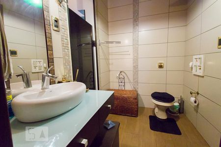 Casa à venda com 370m², 4 quartos e 3 vagasBanheiro da Suíte 1