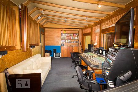 Casa à venda com 370m², 4 quartos e 3 vagasEscritório - Estúdio