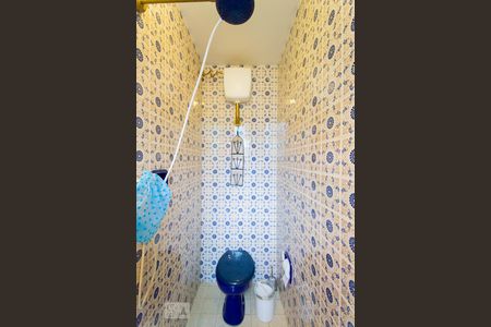 Casa à venda com 370m², 4 quartos e 3 vagasBanheiro da Suíte 2