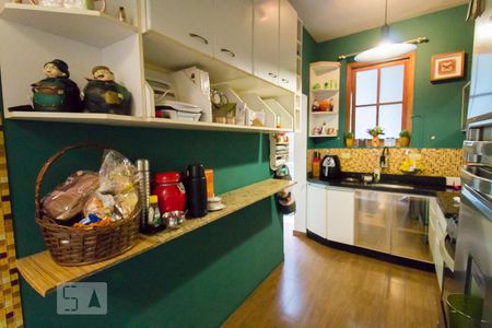 Casa à venda com 370m², 4 quartos e 3 vagasCozinha