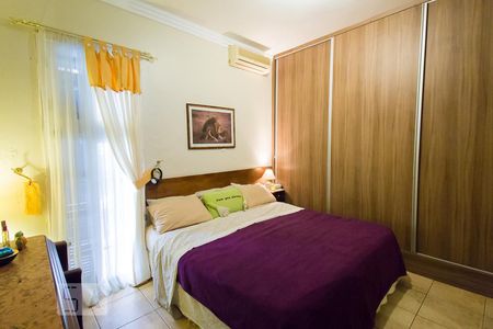 Casa à venda com 370m², 4 quartos e 3 vagasSuíte 1