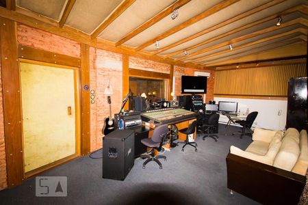 Casa à venda com 370m², 4 quartos e 3 vagasEscritório - Estúdio