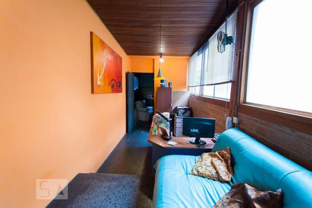 Casa à venda com 370m², 4 quartos e 3 vagasEscritório - Estúdio