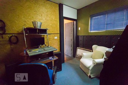 Casa à venda com 370m², 4 quartos e 3 vagasEscritório - Estúdio