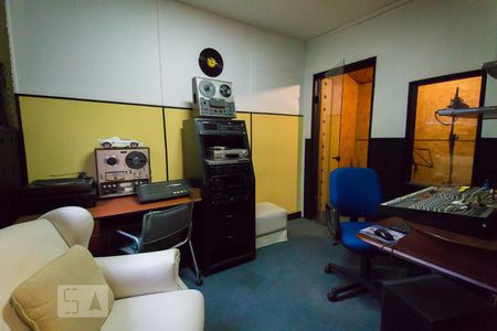 Casa à venda com 370m², 4 quartos e 3 vagasEscritório - Estúdio