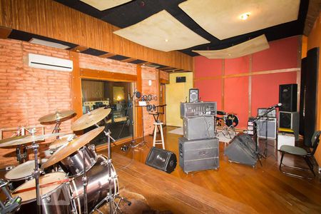 Casa à venda com 370m², 4 quartos e 3 vagasEscritório - Estúdio