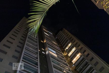 Apartamento para alugar com 67m², 2 quartos e 1 vaga Apartamento para alugar com 67m², 2 quartos e 1 vagaFachada