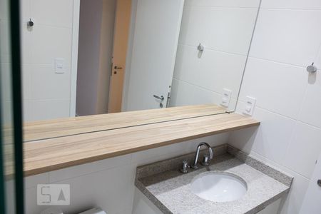 Apartamento para alugar com 67m², 2 quartos e 1 vaga Apartamento para alugar com 67m², 2 quartos e 1 vagaBanheiro da Suíte