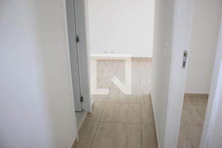 Apartamento para alugar com 68m², 2 quartos e 1 vagaCorredor com vista à partir do Closet