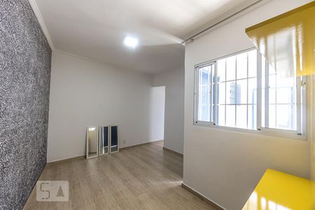 Sala de casa para alugar com 1 quarto, 40m² em Vila Invernada, São Paulo