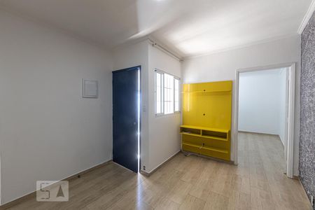 Sala de casa para alugar com 1 quarto, 40m² em Vila Invernada, São Paulo