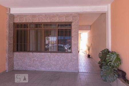 Casa à venda com 250m², 2 quartos e 2 vagasFachada