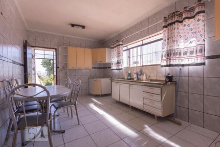 Casa à venda com 250m², 2 quartos e 2 vagasCozinha