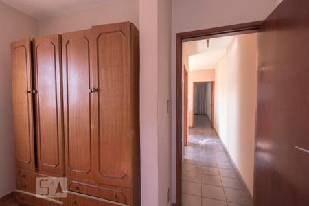 Casa à venda com 250m², 2 quartos e 2 vagasDetalhe corredor