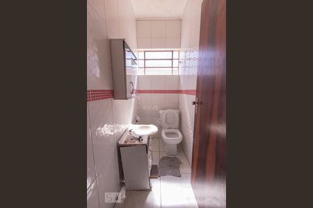 Casa à venda com 250m², 2 quartos e 2 vagasDetalhe banheiro