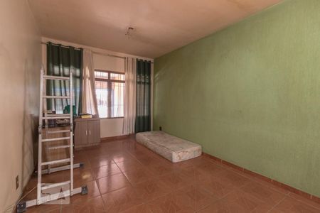 Casa à venda com 250m², 2 quartos e 2 vagasSala