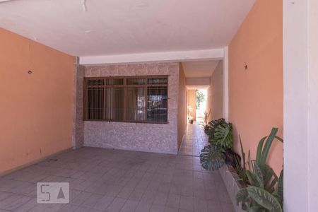 Casa à venda com 250m², 2 quartos e 2 vagasFachada