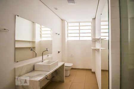 Apartamento para alugar com 149m², 2 quartos e sem vagaBanheiro